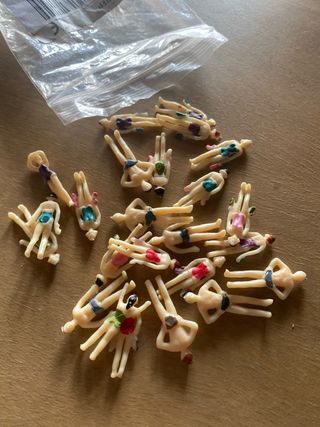 Figuras personas playa piscina escala 1.75 maqueta