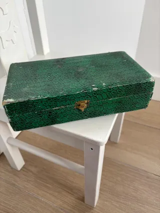 Plancha de viaje antigua con caja