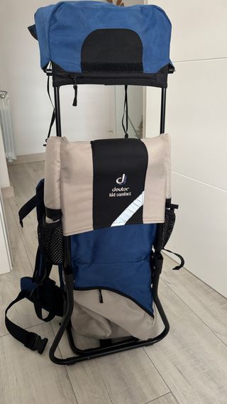 Mochila portabebés Deuter Kid Comfort con parasol