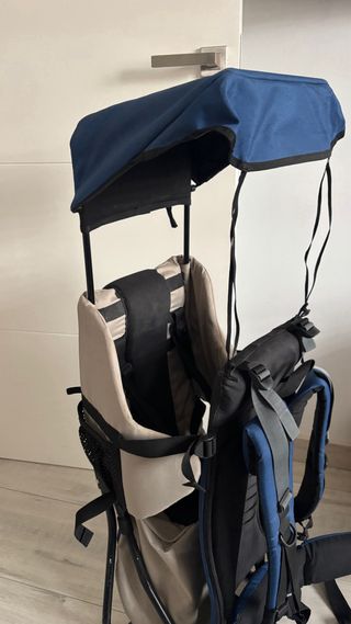 Mochila portabebés Deuter Kid Comfort con parasol