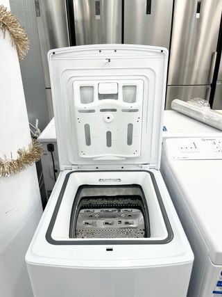 LAVADORA CARGA SUPERIOR SAIVOD 7KG. SEMINUEVO