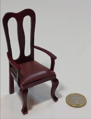 Sillón Reina Ana miniatura. S XVIII.