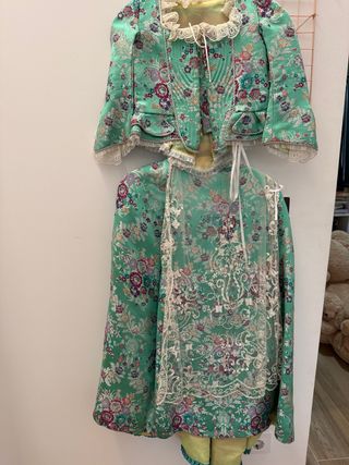 Traje y manteletas fallera niña