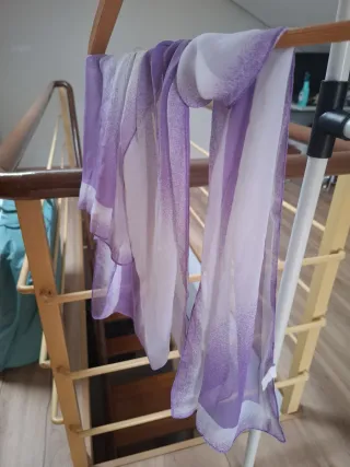 Fular morado y blanco degradado