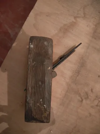 Cepillo de carpintero de madera