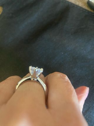 Anello con zircone bianco argento