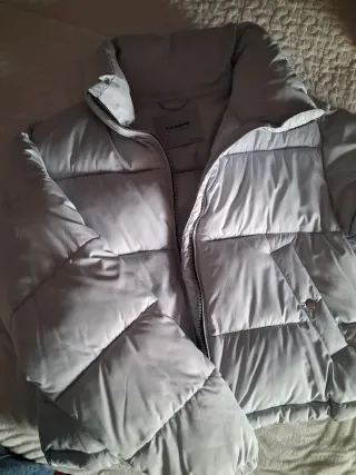 Anorak gris Pull&Bear mujer