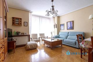 Piso en venta en Salvador en Madrid