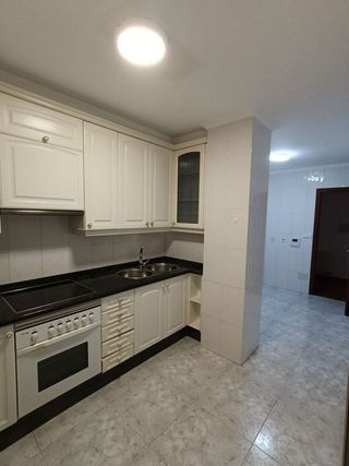 Piso en alquiler en Zona de Plaza de Barcelos en Pontevedra