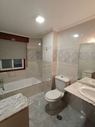 Piso en alquiler en Zona de Plaza de Barcelos en Pontevedra