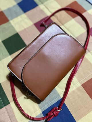 Bolso de hombro Stradivarius rojo y marrón