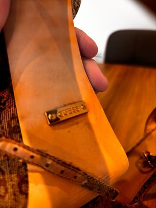 Sandalias Guess Beige y Marrón