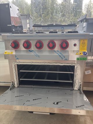 Cocina industrial 4 fuegos gas fondo 80 con horno