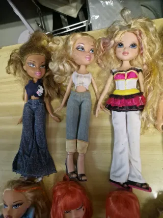 Lote de 12 muñecas Bratz