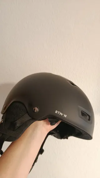 Casco Negro para Monopatín.