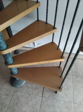 Escalera caracol 133,50 cm