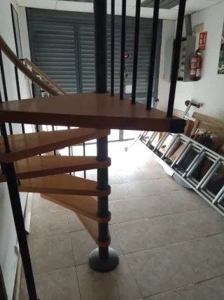 Escalera caracol 133,50 cm