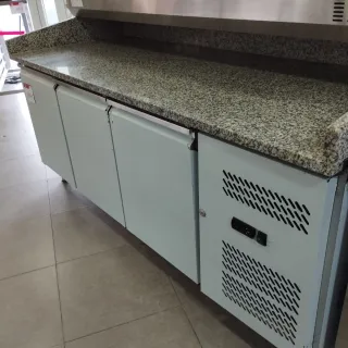 Bajomostrador 3 puertas mármol