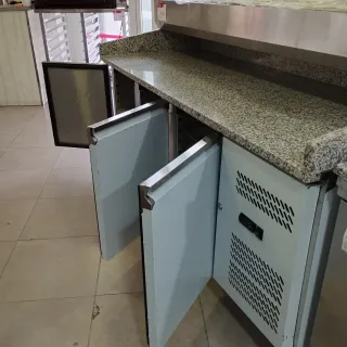 Bajomostrador 3 puertas mármol