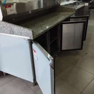 Bajomostrador 3 puertas mármol