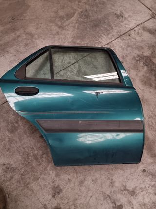 Puerta Trasera Derecha Ford Fiesta IV