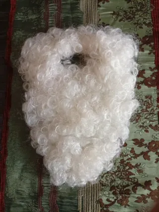Barba Babbo Natale pelo riccio