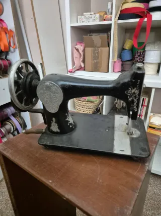Máquina de coser antigua