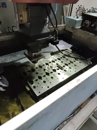 Máquina de erosión AGIE AGIEtron COMPACT 2