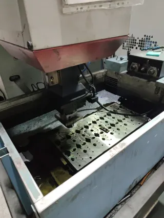 Máquina de erosión AGIE AGIEtron COMPACT 2