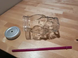 Barattolo teschio con cannuccia