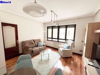 Piso en alquiler en Zona Teatro Campoamor en Oviedo