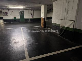 Garaje en alquiler en Barrio de Abando en Bilbao