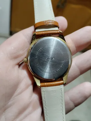 Reloj Casio Dorado y Marrón