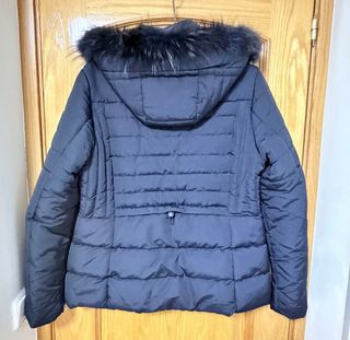 Abrigo azul con pelo de racoon