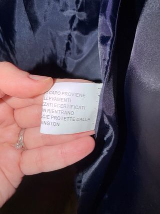 Abrigo azul con pelo de racoon