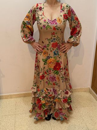 Traje de Flamenco Beige con Flores