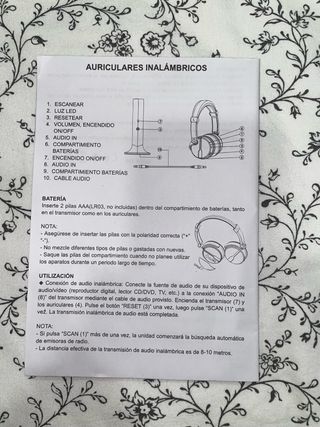 Cascos inalámbricos azules y negros
