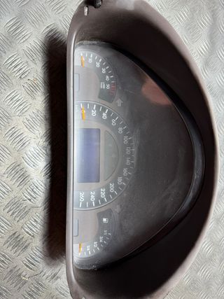 Cuadro Instrumentos Mercedes Clase C 2002
