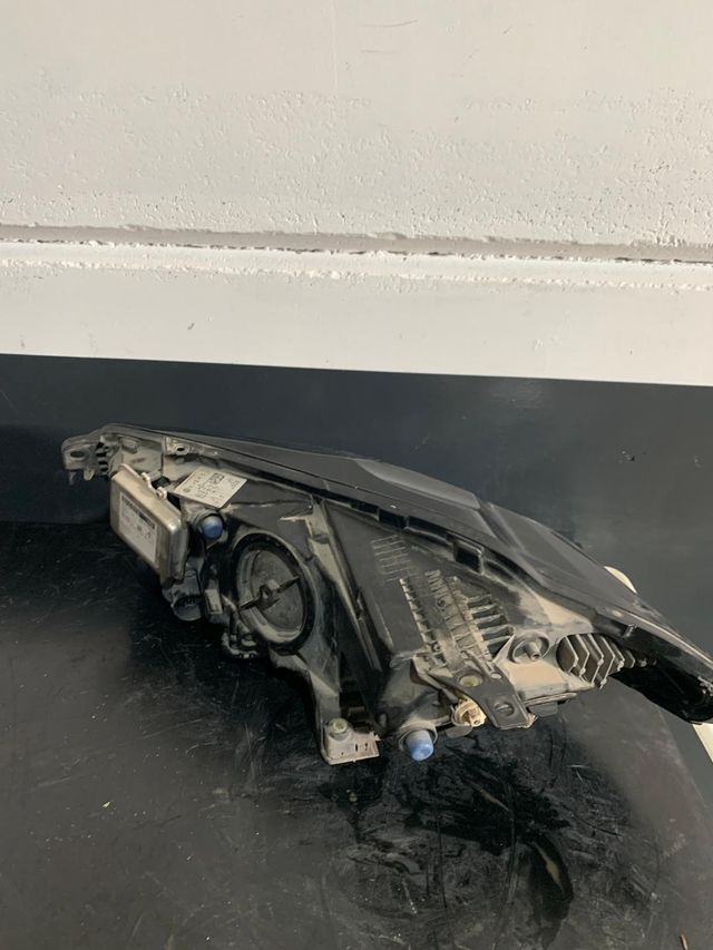 FARO DELANTERO DERECHO JAGUAR XE AÑO 2015