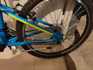 Bicicleta Montaña Azul y Amarilla