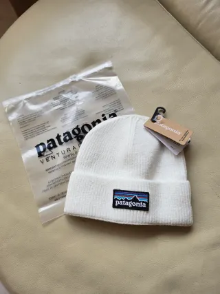 Berretto Patagonia Bianco in Lana Nuovo