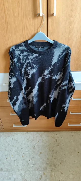 Jersey Koroshi negro estampado talla M