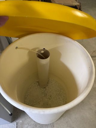 Depósito descalcificador 100L con tapa