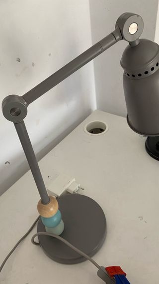 Flexo infantil gris y multicolor