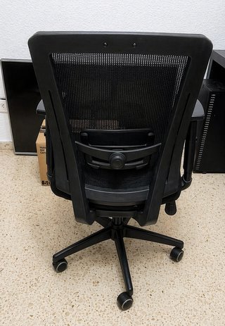 Silla de oficina ergo con cabezal y soporte lumbar