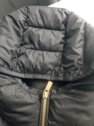 Abrigo polo club. Mujer