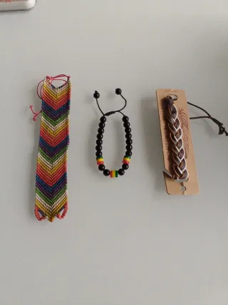 Lote 3 Pulseras Tejidas y de Cuentas