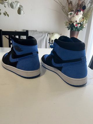Jordan 1 Negro y Azul