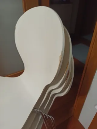 Silla blanca moderna