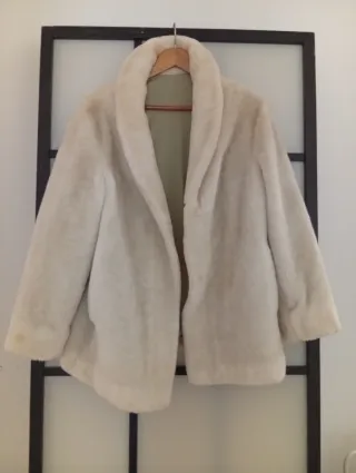 Chaqueta de pelo blanca